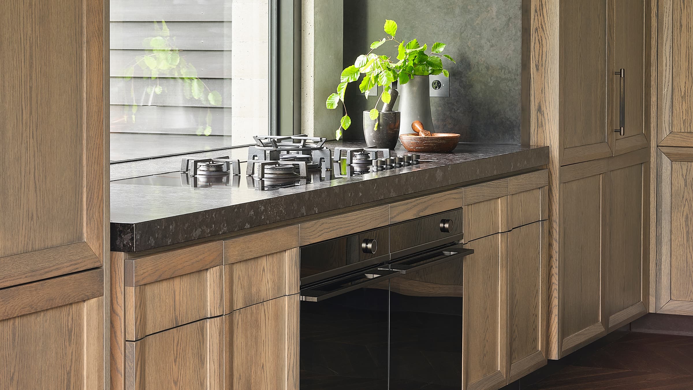 Shot of the kitchen showcasing the Minimal Gas Cooktop