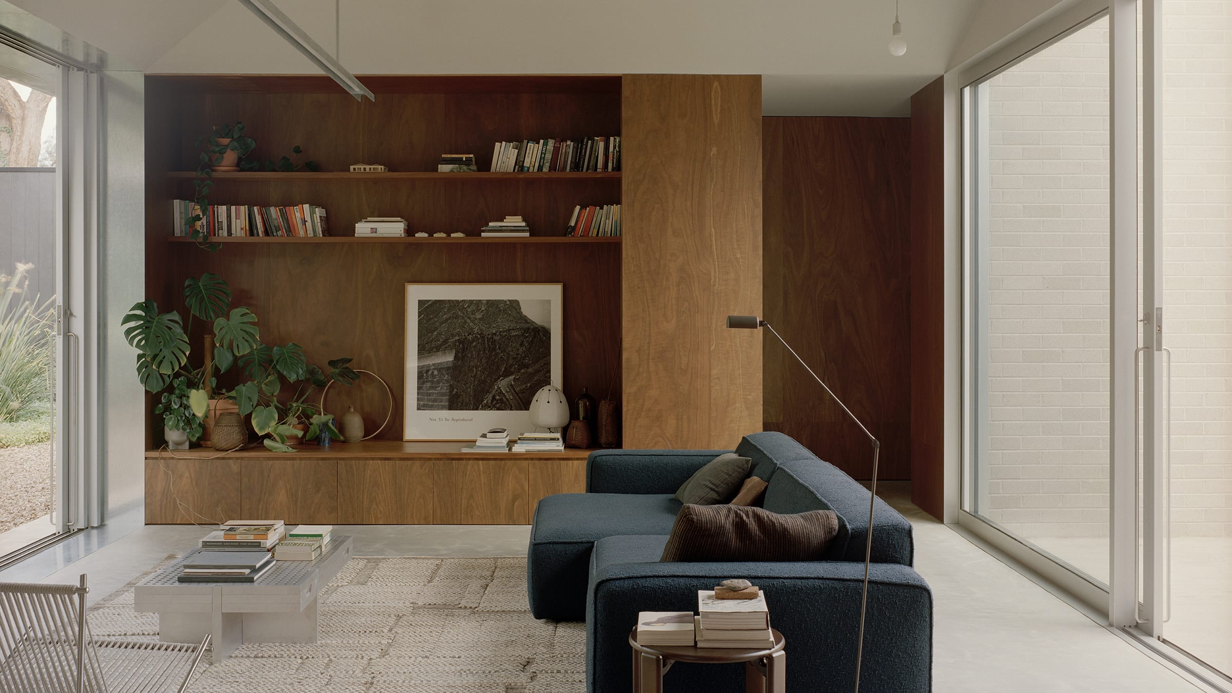 Lounge details