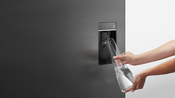 Ultra slim water dispenser