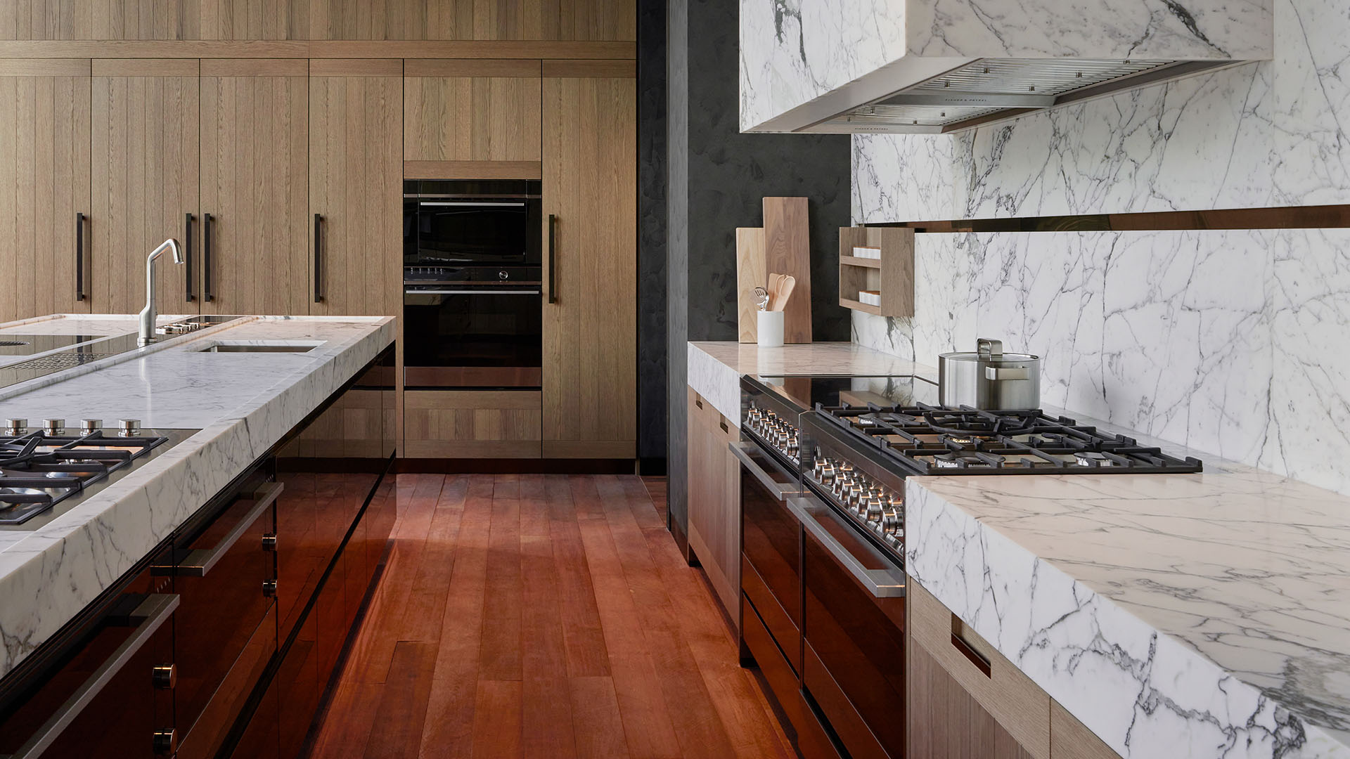 View into the Arclinea Contemporary Kitchen, showcasing both contemporary-style and integrated appliances