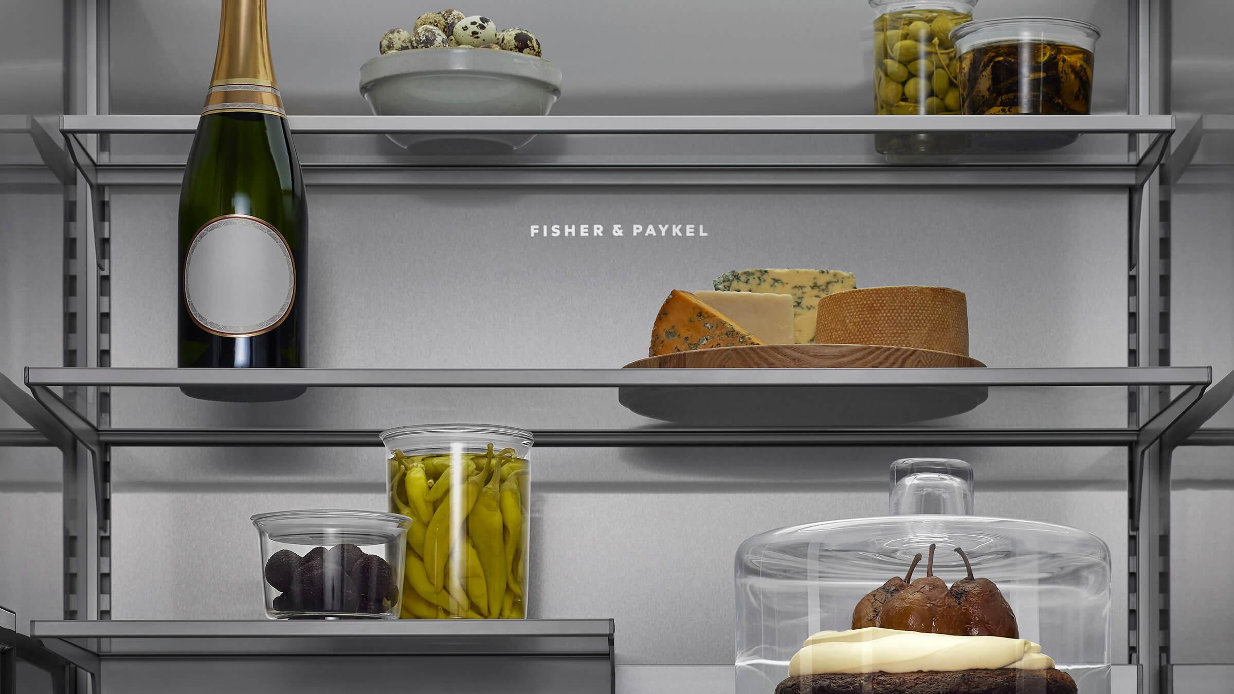 Adjustable interior shelving system for flexible storage of various food item sizes