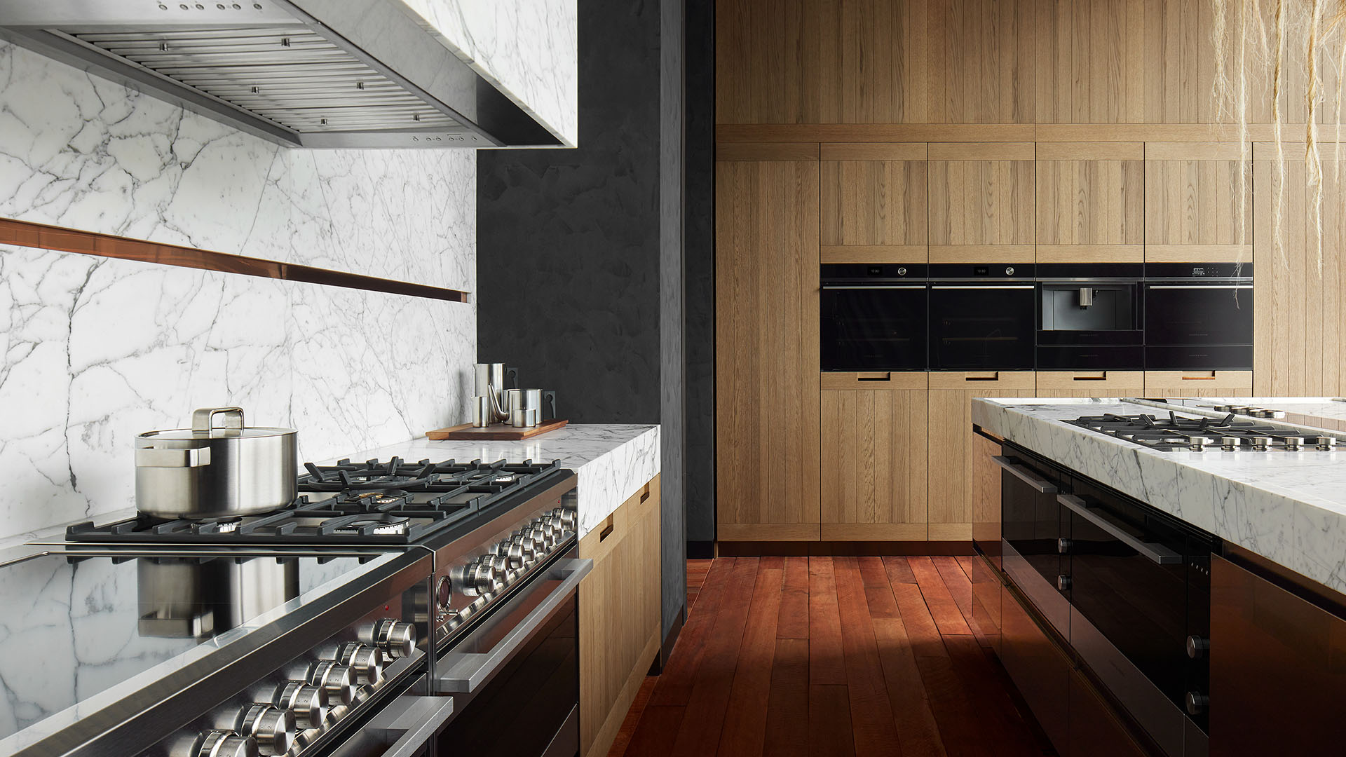 View into the Arclinea Contemporary Kitchen, showcasing both contemporary-style and integrated appliances 